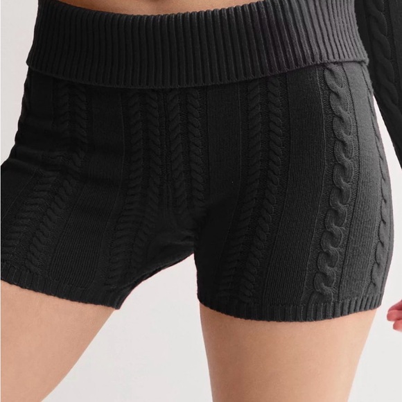Gray Cable Knit Shorts - Picture 2 of 2